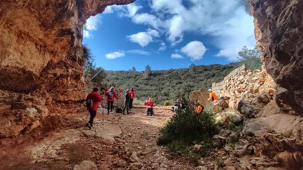 Tous. Cuevas del Tortero y el Candil