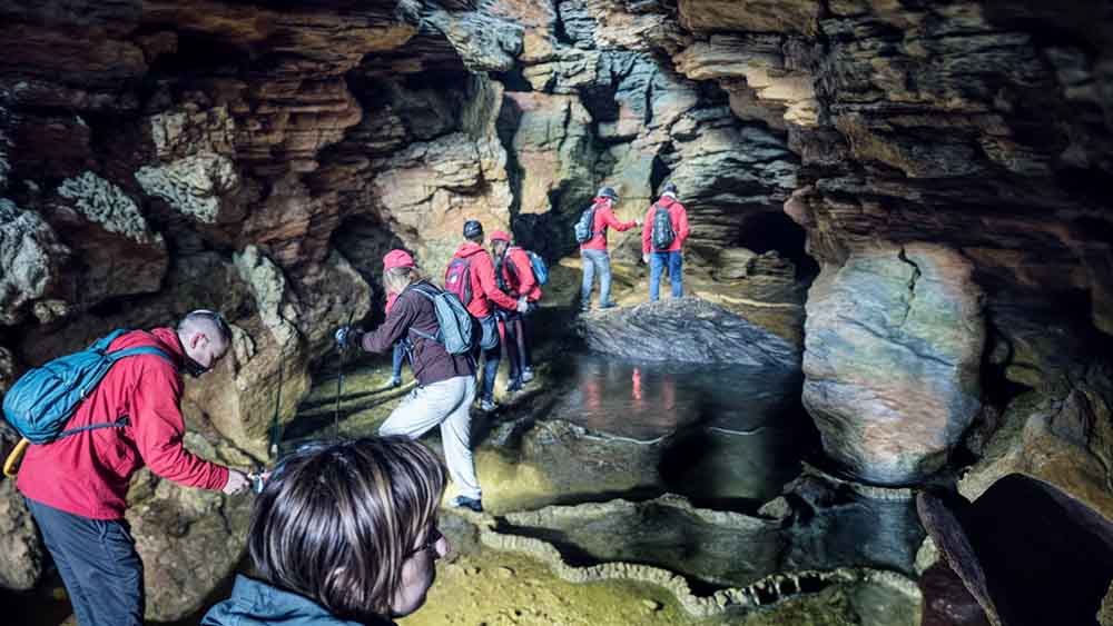 Tous. Cuevas del Tortero y el Candil