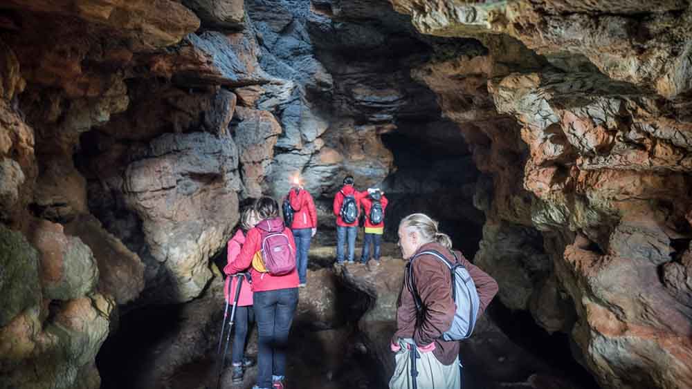 Tous. Cuevas del Tortero y el Candil