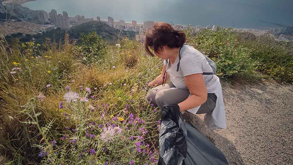 Jornada de limpieza en la montaña