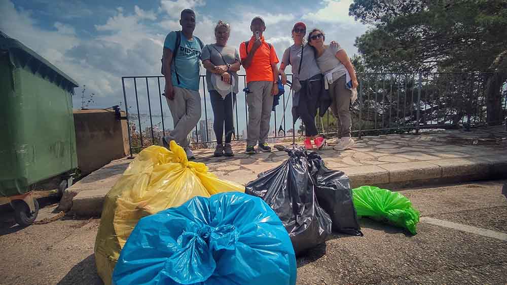 Jornada de limpieza en la montaña