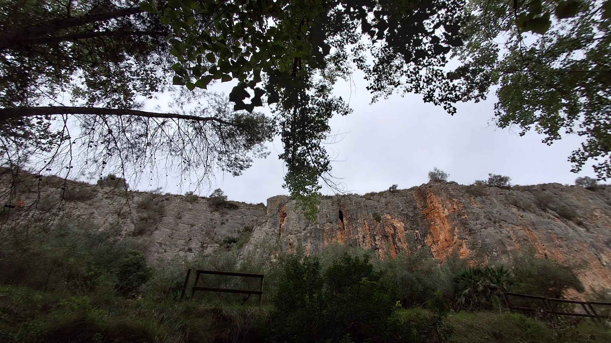 Bellús. Cova negra y arcadetes